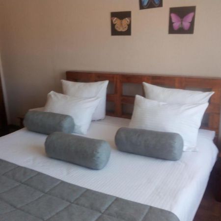 GALIRAD Hotel Ustʼ-Kamenogorsk Zimmer foto