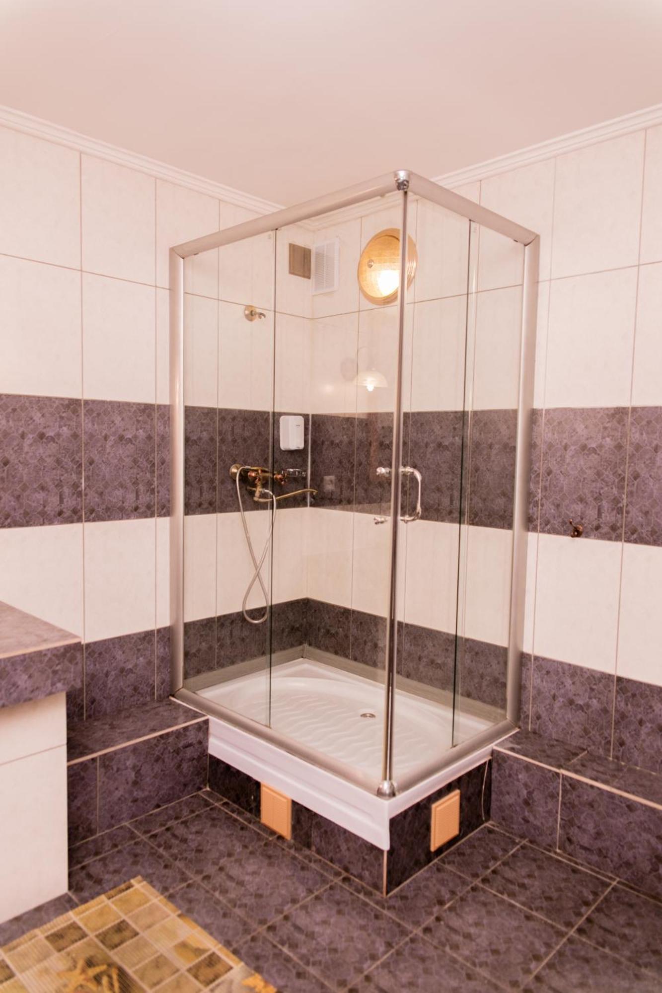 GALIRAD Hotel Ustʼ-Kamenogorsk Zimmer foto