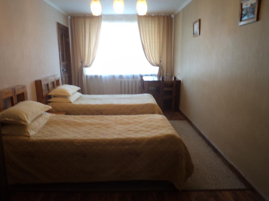 GALIRAD Hotel Ustʼ-Kamenogorsk Zimmer foto